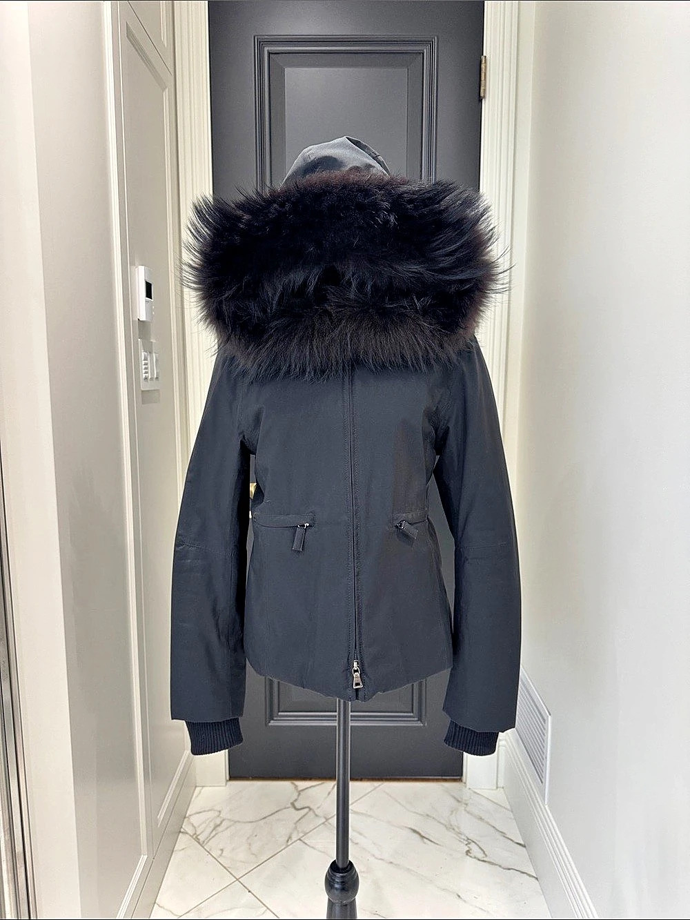 Prada puffer jacket Fur-Trim Puffer in Black Size 44 Like New